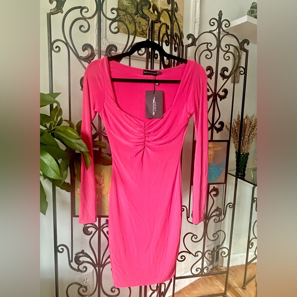 PrettyLittleThing Fuchsia Long Sleeve Dress